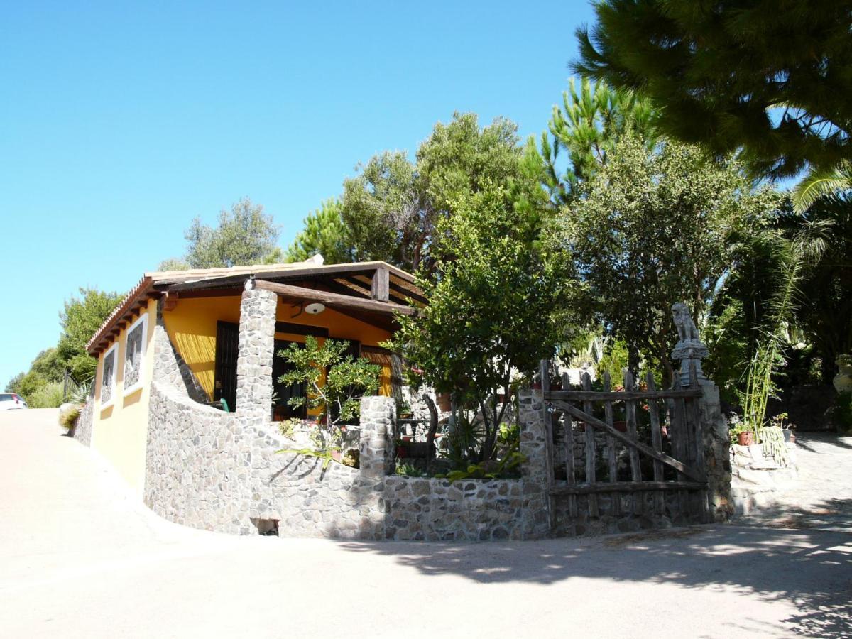 B&B Il Giardino Arbus Ngoại thất bức ảnh