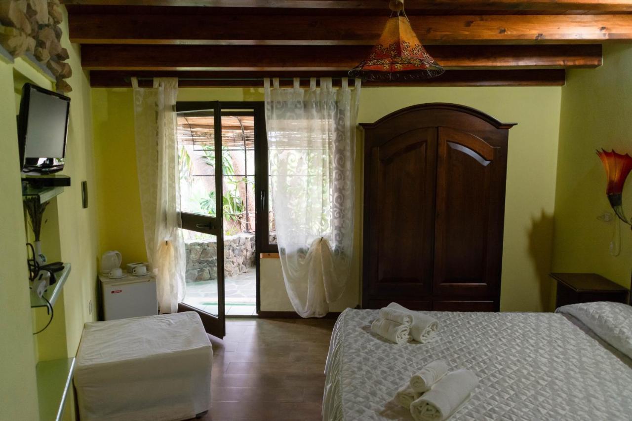 B&B Il Giardino Arbus Ngoại thất bức ảnh