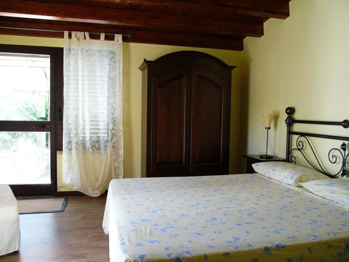 B&B Il Giardino Arbus Ngoại thất bức ảnh