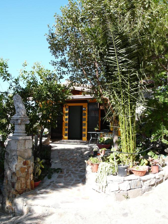 B&B Il Giardino Arbus Ngoại thất bức ảnh